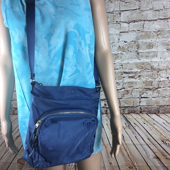 tumi voyageur capri nylon crossbody bag